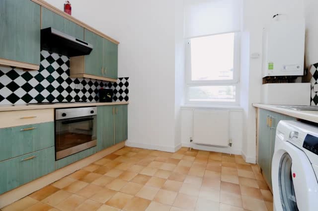 2Bedrooms, 1Bathrooms