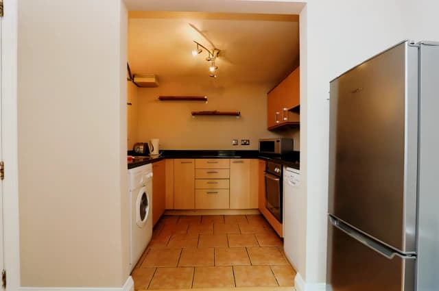 2Bedrooms, 1Bathrooms