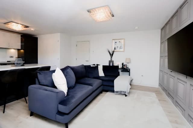 2Bedrooms, 2Bathrooms