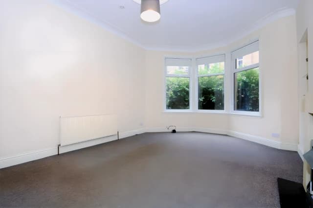 2Bedrooms, 1Bathrooms