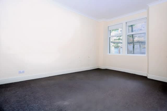 2Bedrooms, 1Bathrooms
