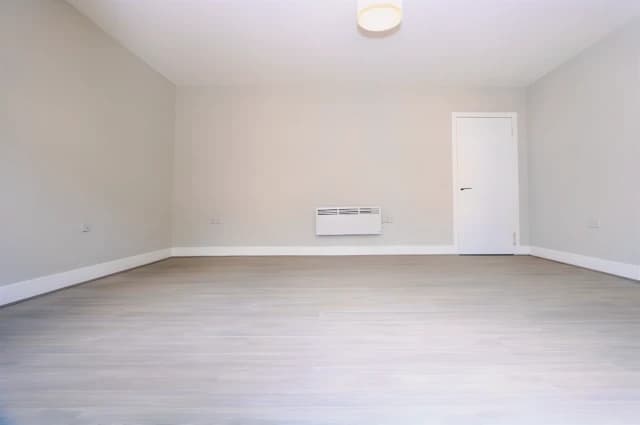 2Bedrooms, 1Bathrooms