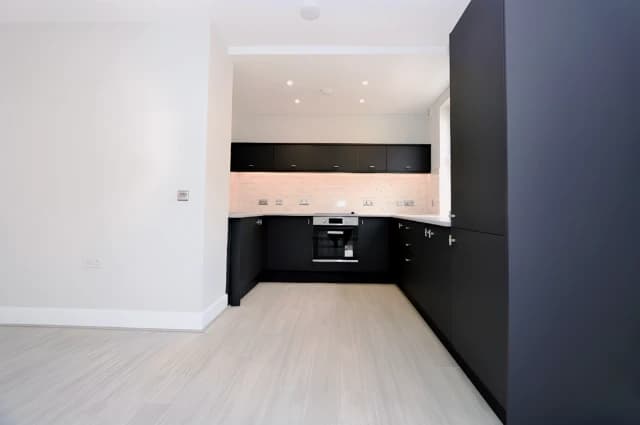 2Bedrooms, 1Bathrooms