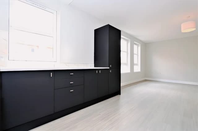 2Bedrooms, 1Bathrooms