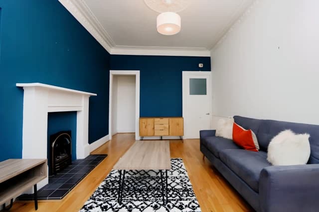 2Bedrooms, 1Bathrooms