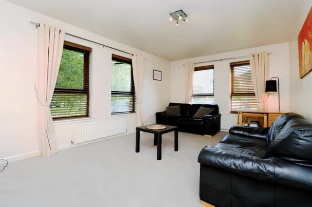 2Bedrooms, 1Bathrooms