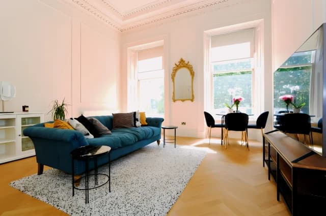 2Bedrooms, 1Bathrooms