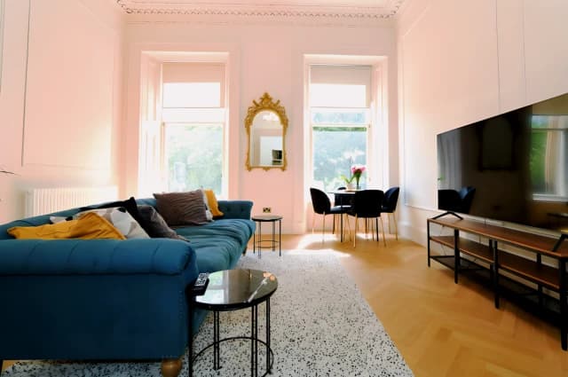 2Bedrooms, 1Bathrooms
