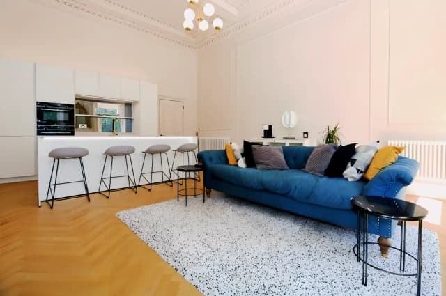 2Bedrooms, 1Bathrooms
