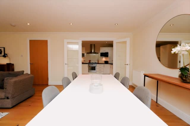2Bedrooms, 2Bathrooms