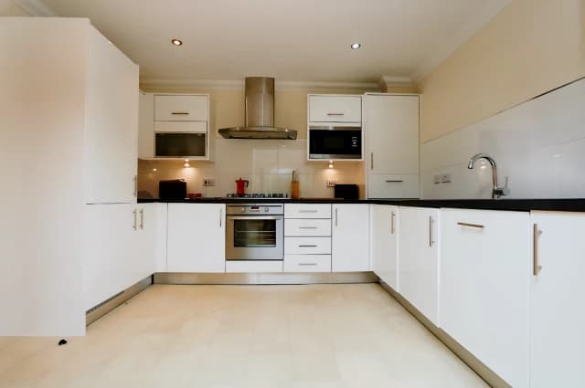 2Bedrooms, 2Bathrooms