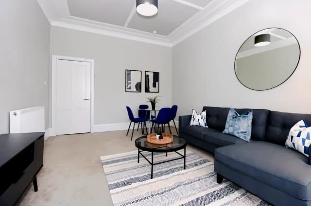 2Bedrooms, 1Bathrooms
