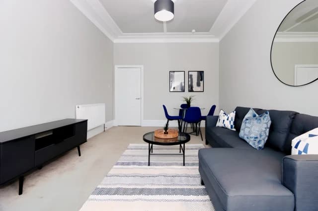 2Bedrooms, 1Bathrooms
