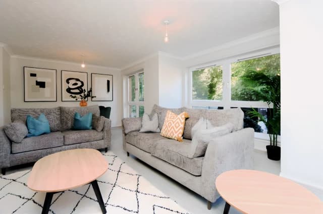 2Bedrooms, 2Bathrooms