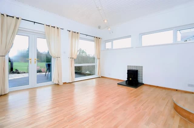 4Bedrooms, 2Bathrooms