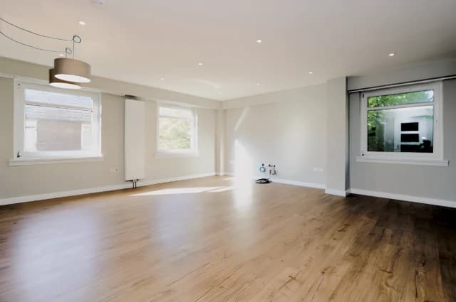2Bedrooms, 1Bathrooms