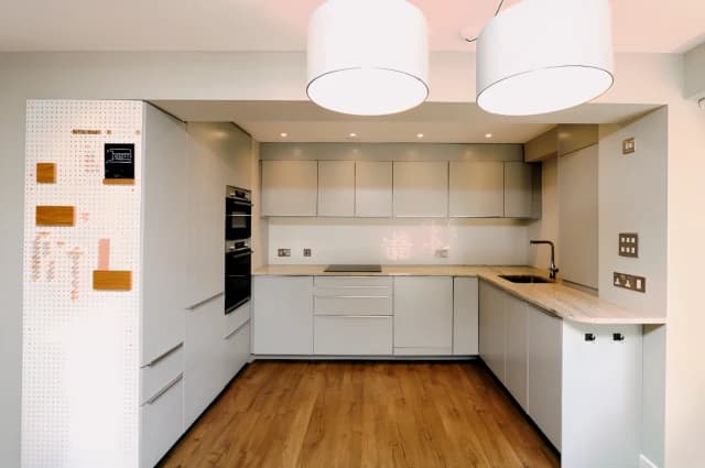 2Bedrooms, 1Bathrooms