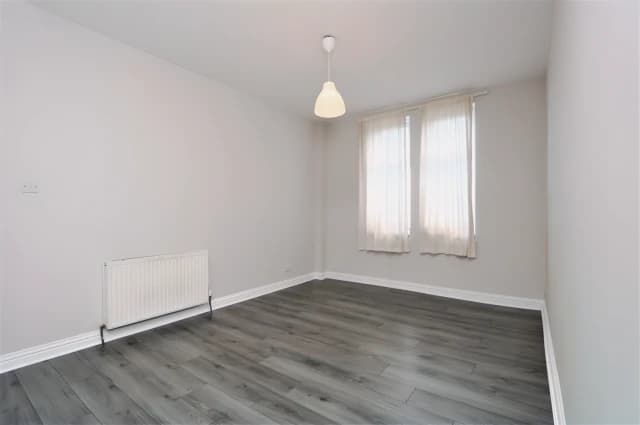 3Bedrooms, 2Bathrooms