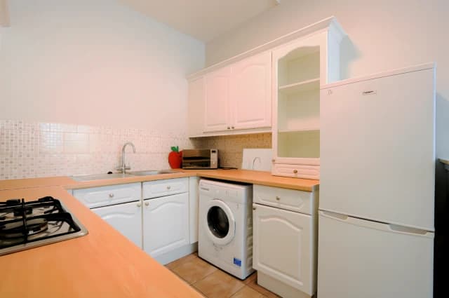 3Bedrooms, 2Bathrooms