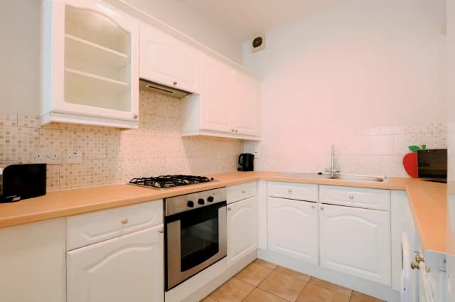 3Bedrooms, 2Bathrooms