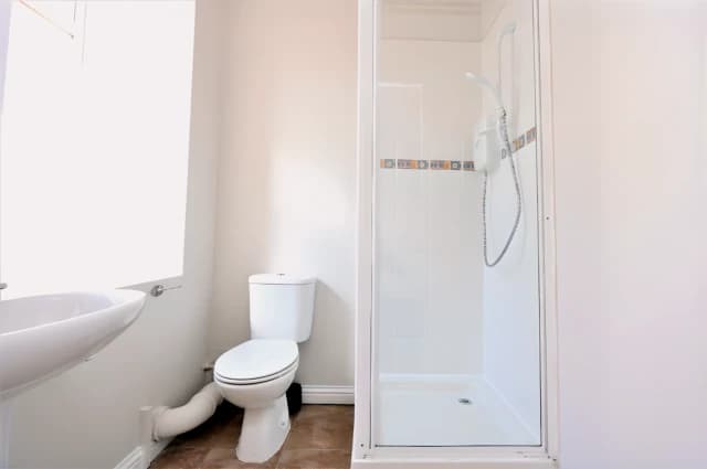 3Bedrooms, 2Bathrooms