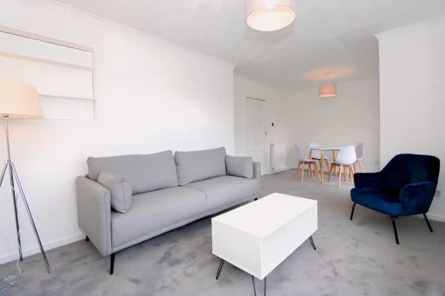 2Bedrooms, 1Bathrooms