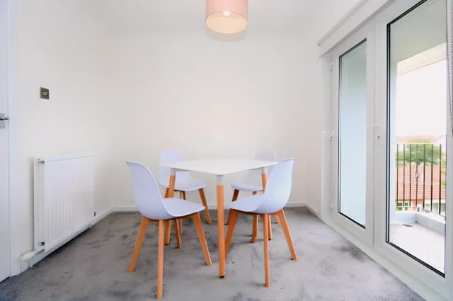 2Bedrooms, 1Bathrooms