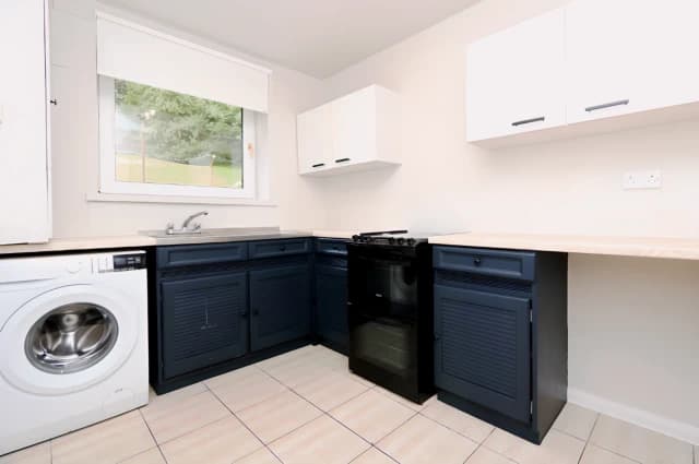 2Bedrooms, 1Bathrooms