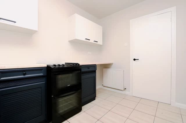 2Bedrooms, 1Bathrooms