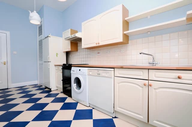 3Bedrooms, 2Bathrooms