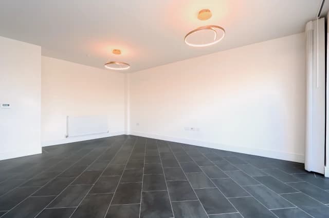 2Bedrooms, 2Bathrooms