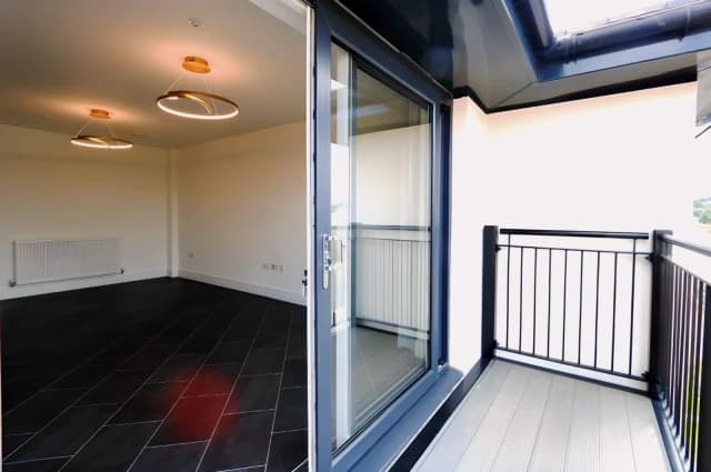 2Bedrooms, 2Bathrooms