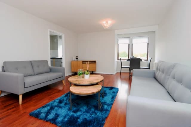 2Bedrooms, 1Bathrooms