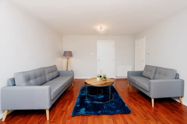 2Bedrooms, 1Bathrooms