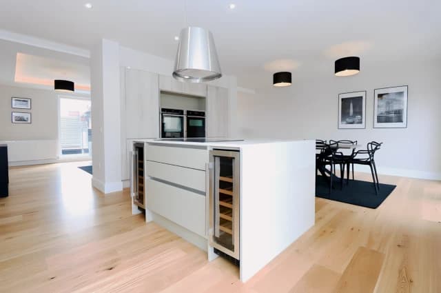 3Bedrooms, 2Bathrooms
