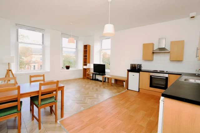 2Bedrooms, 1Bathrooms