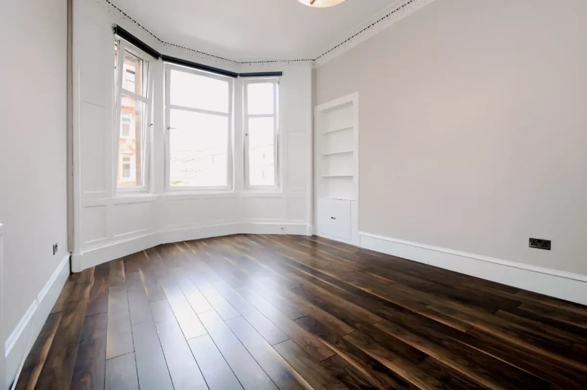 2Bedrooms, 1Bathrooms