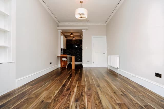 2Bedrooms, 1Bathrooms