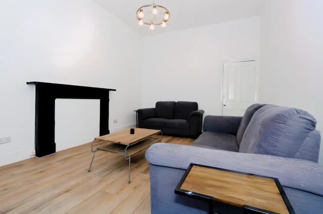 2Bedrooms, 1Bathrooms