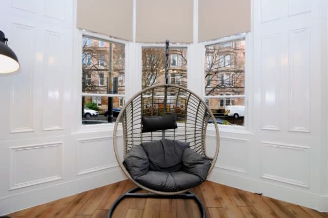 2Bedrooms, 1Bathrooms
