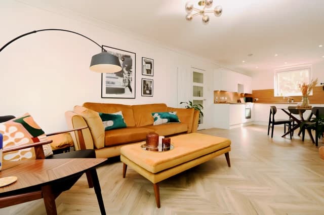 2Bedrooms, 1Bathrooms
