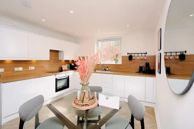 2Bedrooms, 1Bathrooms