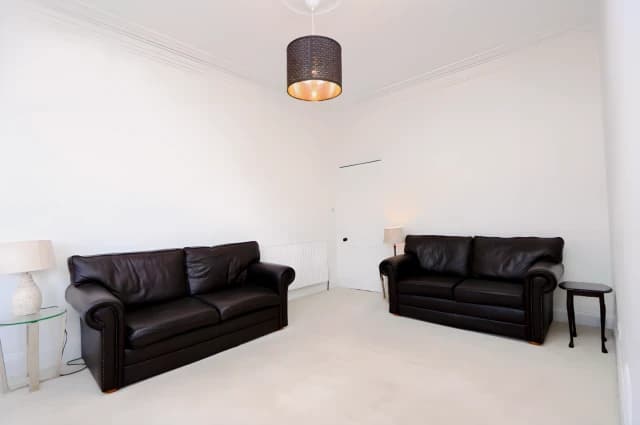 2Bedrooms, 1Bathrooms