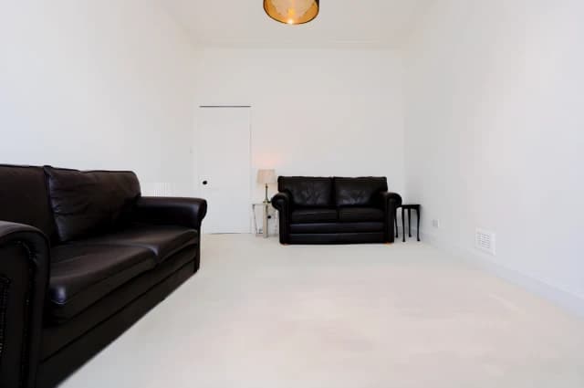 2Bedrooms, 1Bathrooms