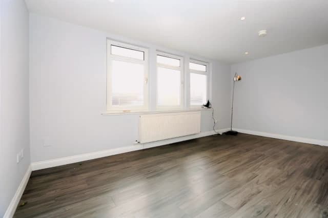 3Bedrooms, 1Bathrooms