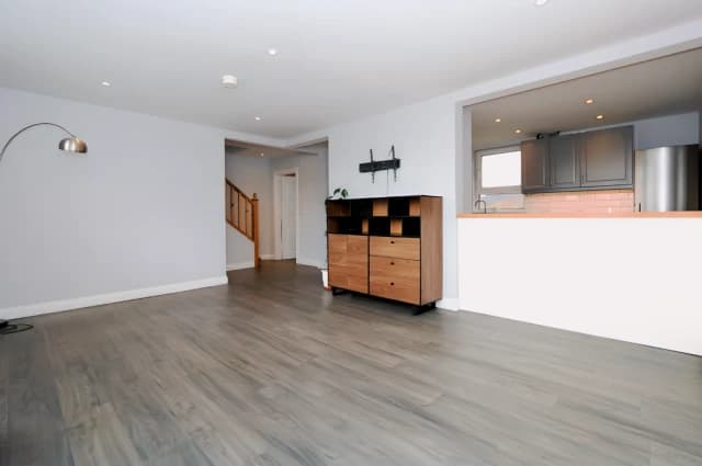 3Bedrooms, 1Bathrooms