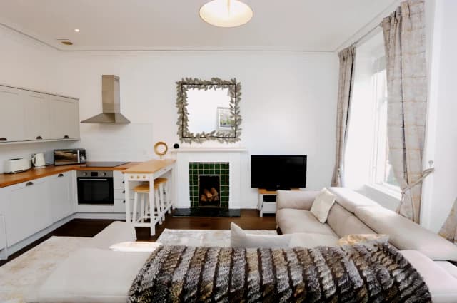 1Bedrooms, 1Bathrooms