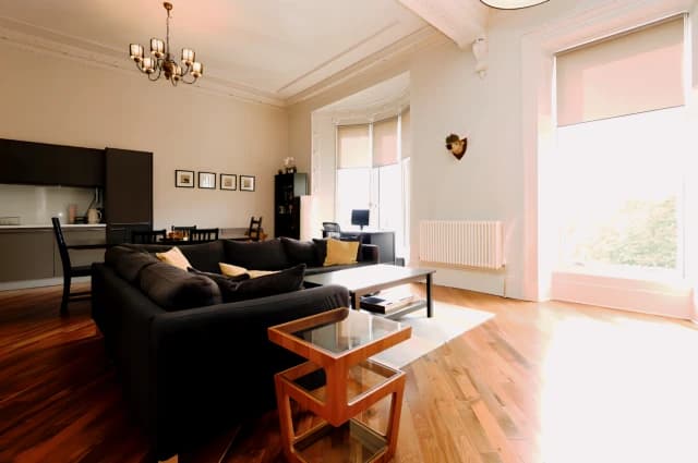 2Bedrooms, 1Bathrooms