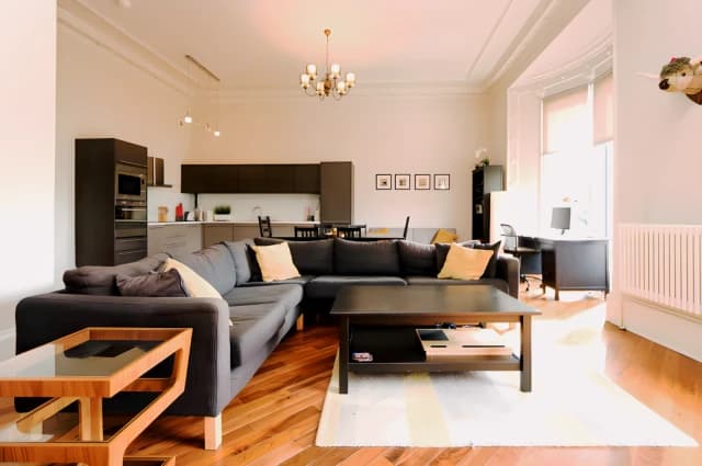 2Bedrooms, 1Bathrooms