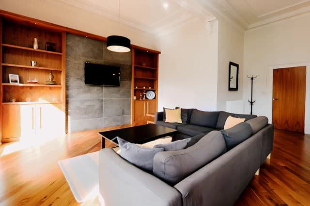 2Bedrooms, 1Bathrooms